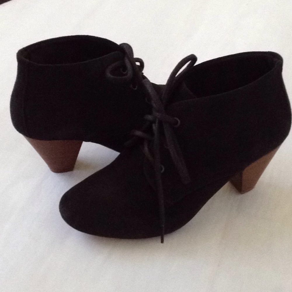 Steve Madden Swede booties